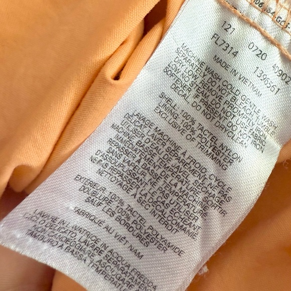 Columbia women’s medium Orange button down shirt - Picture 7 of 7